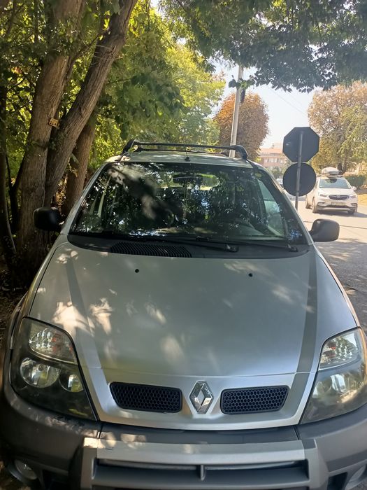 Renault Scenic RX4.