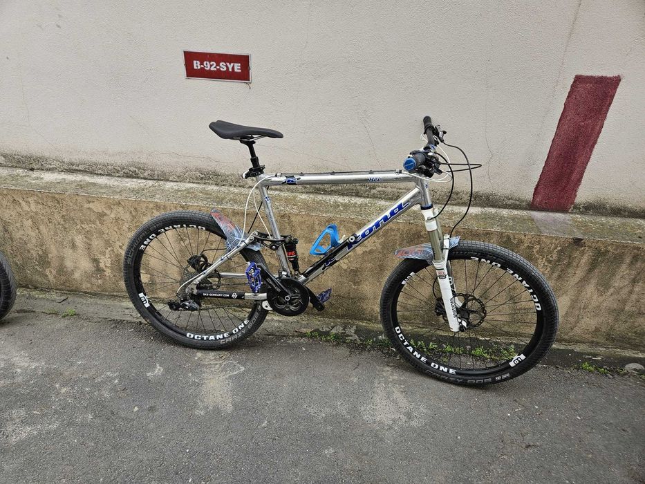 Vand MTB Kona Hei Hei 2007 full suspension — RockShox SID, Shimano Deore XT, Manitou McLeod