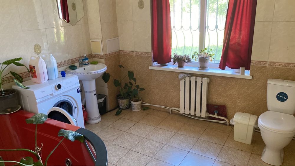 Продам двух этажный коттедж