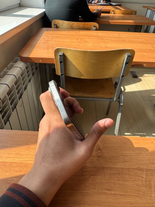 Iphone 15 pro max simkartali sotiladi srochno