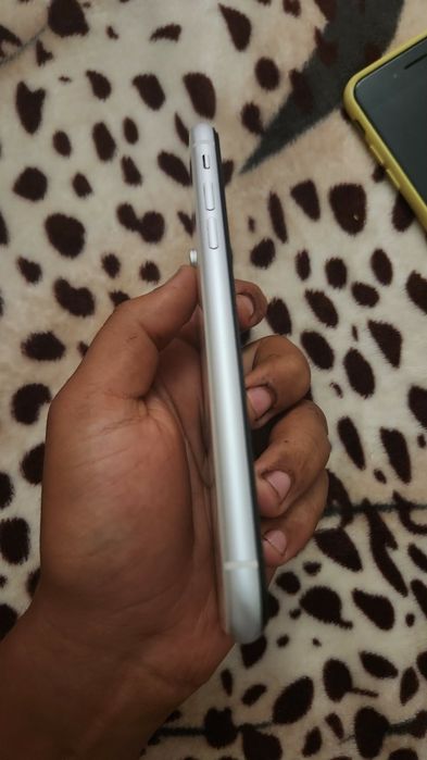 Pachet 2 iPhone – iPhone XR + iPhone 8 | Funcționale | Preț bun