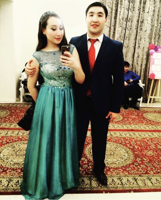 Вечернее платье