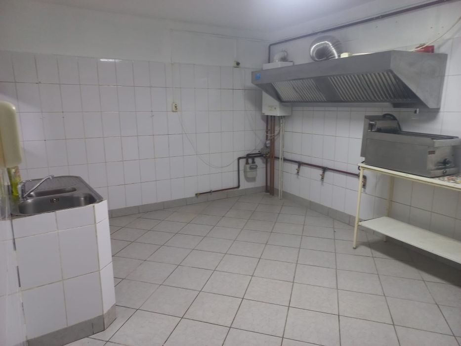 Proprietar inchiriez spatiu