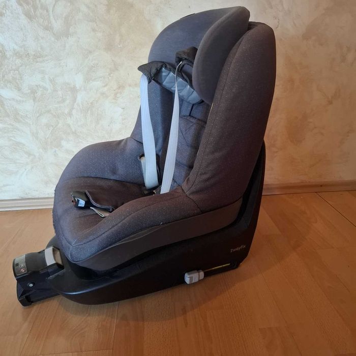 Maxi-Cosi Pearl + Bază Isofix 2wayFix – Scaun auto copii 9-18 kg