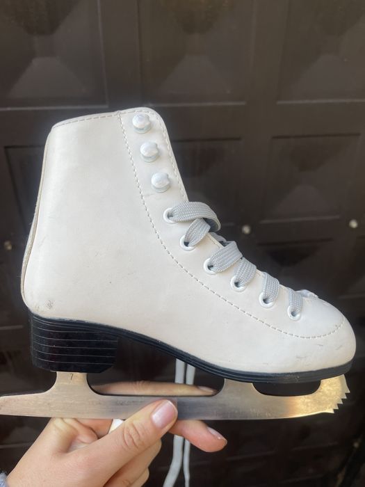 Коньки sofia