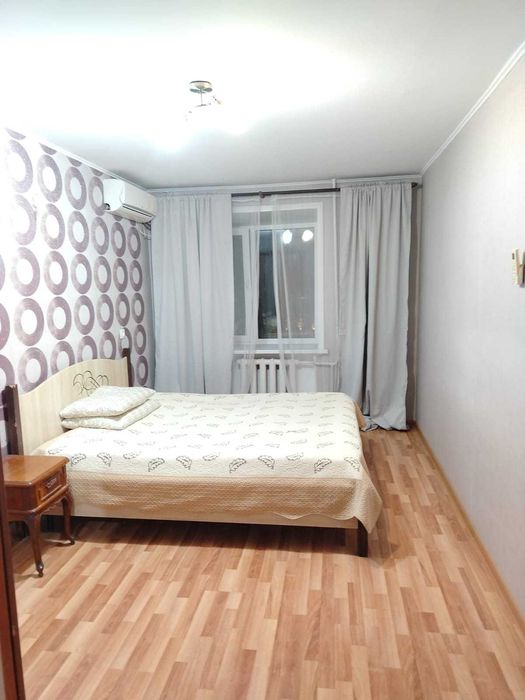 продам квартиру 3 х комнатная (центр)