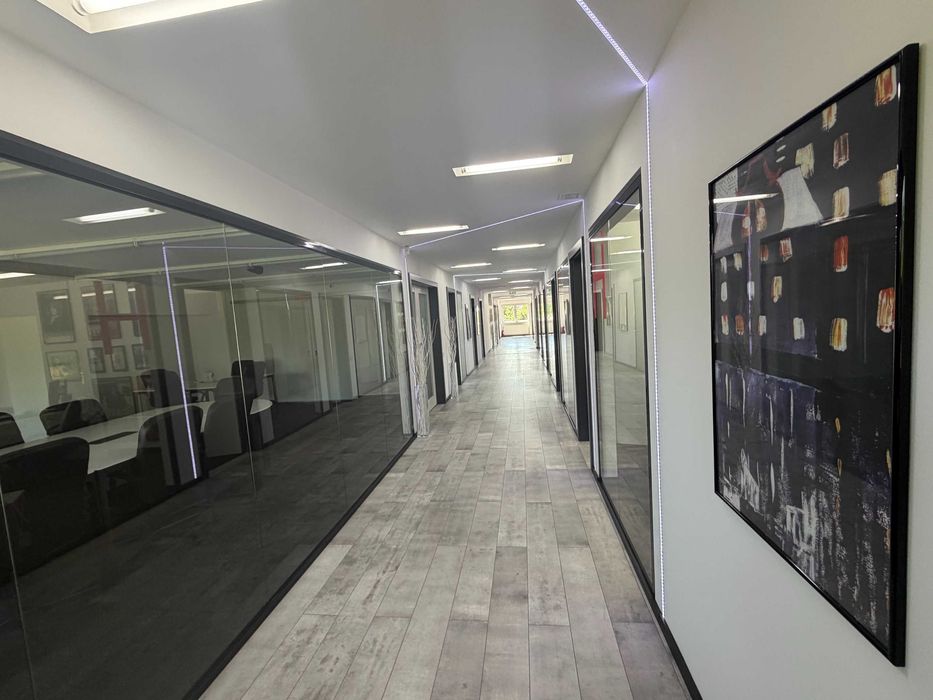 Proprietar vand cladire P+1 cu birouri, depozit si teren 2.641 mp in Timisoara