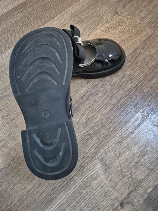 Pantofi negrii pentru  fete