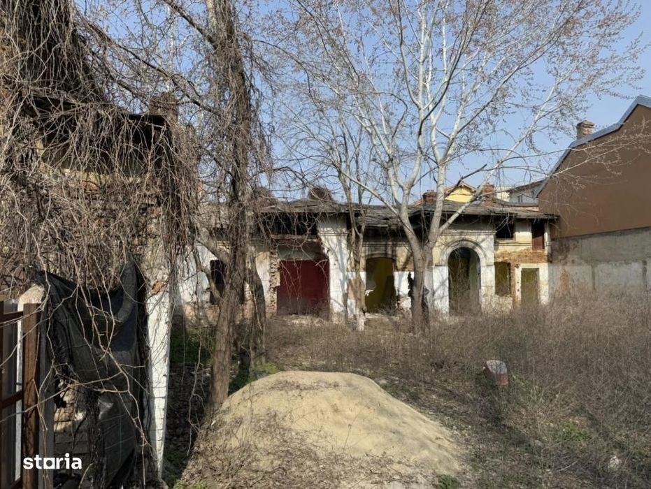 Teren cu casa demolabila - posibiltate constructii P+2+M - zona case -
