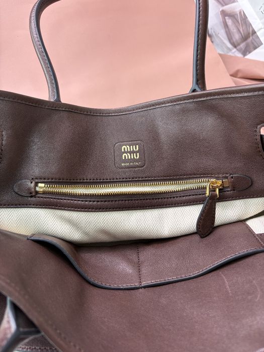 Miu Miu Aventure Nappa Leather – цвят Briarwood