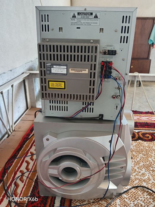 Muzikalni sentir sotiladi 3000w ishlashi zur
