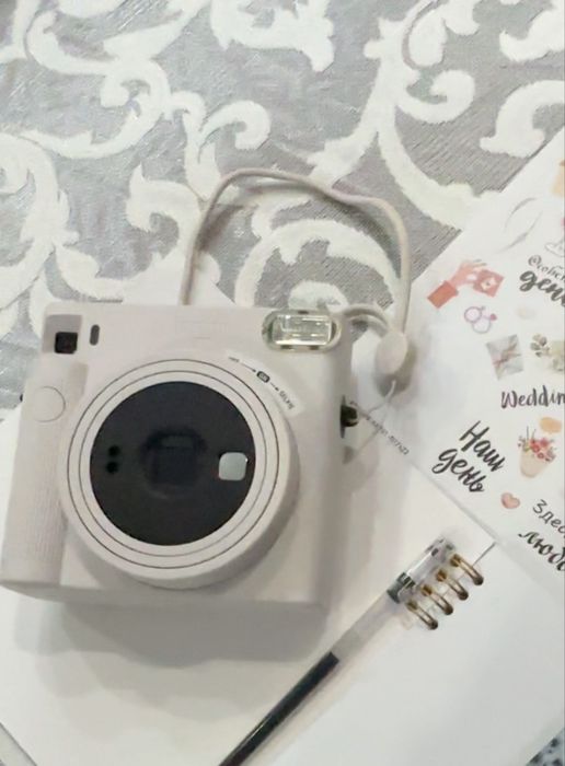 Продам Фотокамера Instax