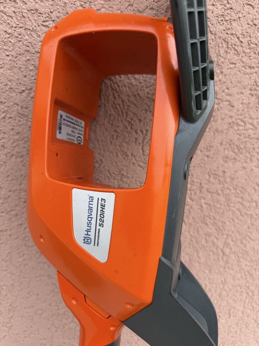 Husqvarna drujba ,foarfeca de tuns gard viu pe acumulator