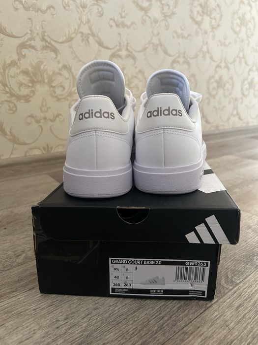 Adidas кроссовка