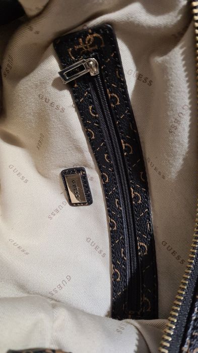 Geanta Guess pe Umar Maro & Auriu Mare