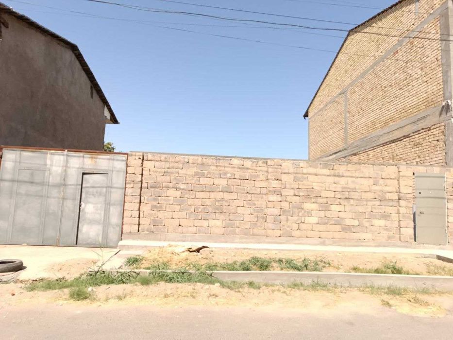 Охунбобоевда 4 сотихли курук ер майдони сотилади