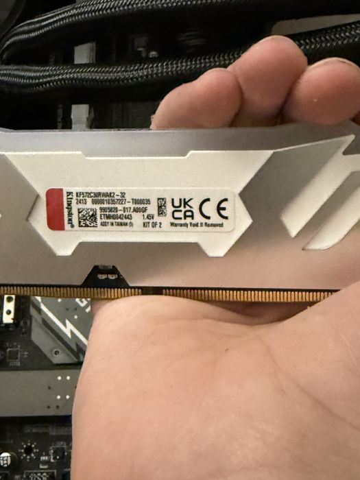 Vand PC Gaming i7 14700k, 32GB RAM DDR5, 3TB SSD M.2