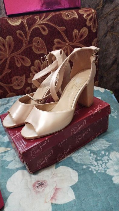 Босоножки,туфли 38 размер