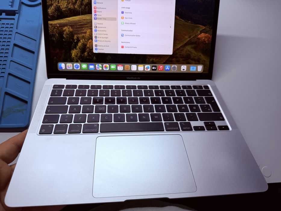 MacBook Air 2020 M1 – 8GB RAM – SSD 256GB – 88% Baterie
