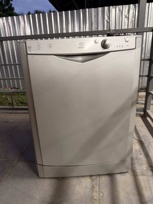 Indesit посудомойчная машина