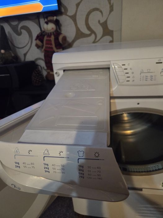 Сушилня Ariston 7кг