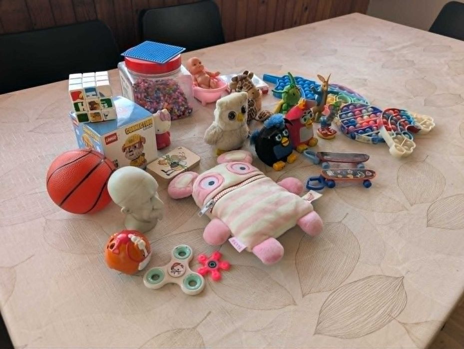 Лот играчки за момиче