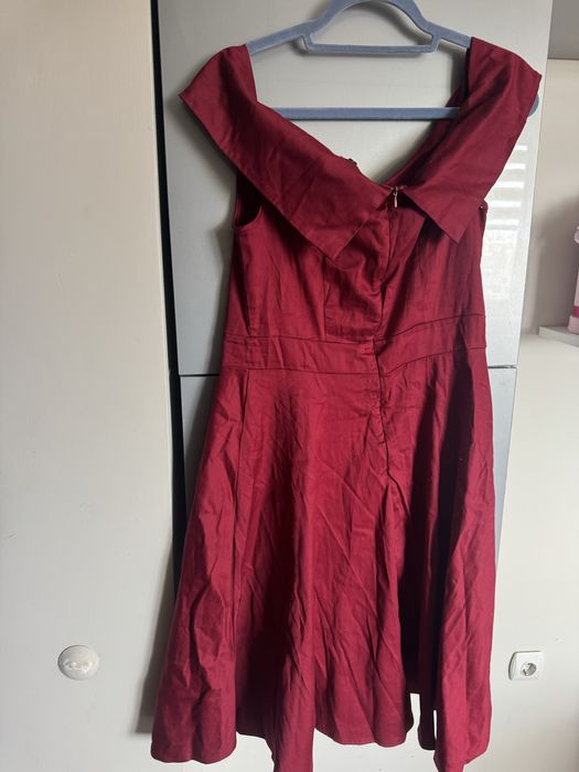 Нова Елегатна бордо рокля с паднали ръкави