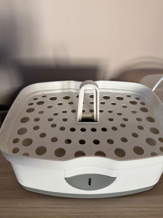 Електрически стерилизатор Chicco 2 in 1 /Бебешки стерилизатор