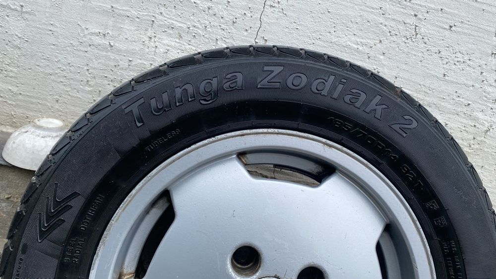 Продам диск с летней покрышкой на ауди