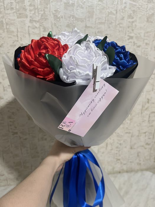 Атласные розы, пионы, тюльпаны