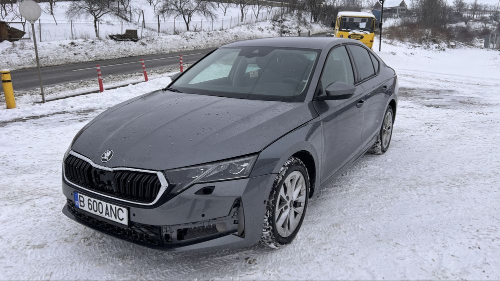 Skoda Octavia Selection Matrix 2.0 TDi an 2025- 15 000 km Avariat