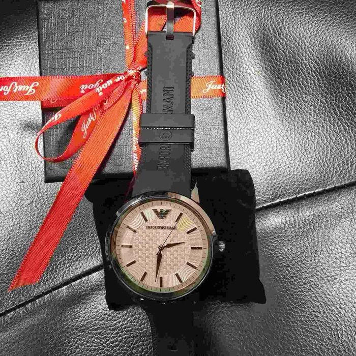 Чисто нови часовници унисекс