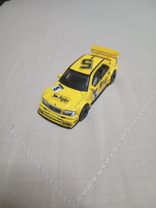 Vând mașină hotwheels Mercedes-Benz Amg C-Class Racer