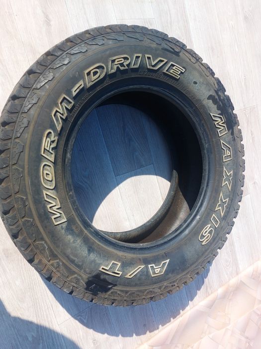 Продаётся  бу покрышка на пикап