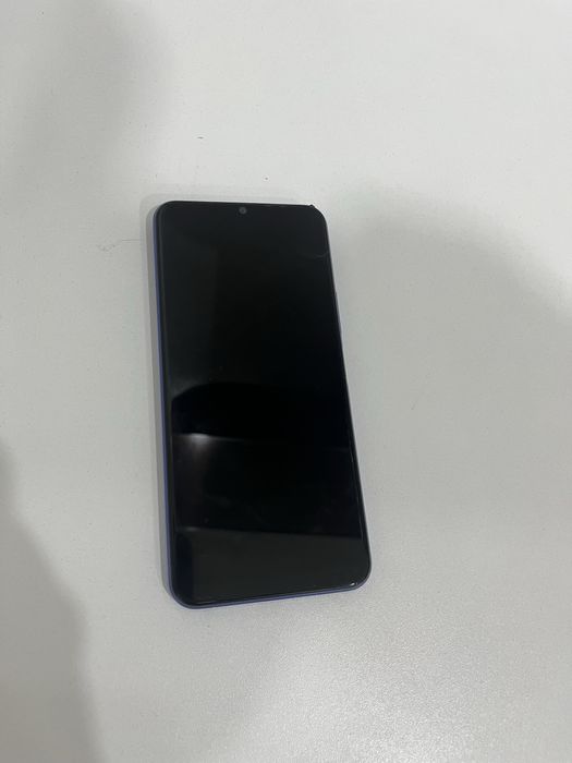 Виво Y21.        .