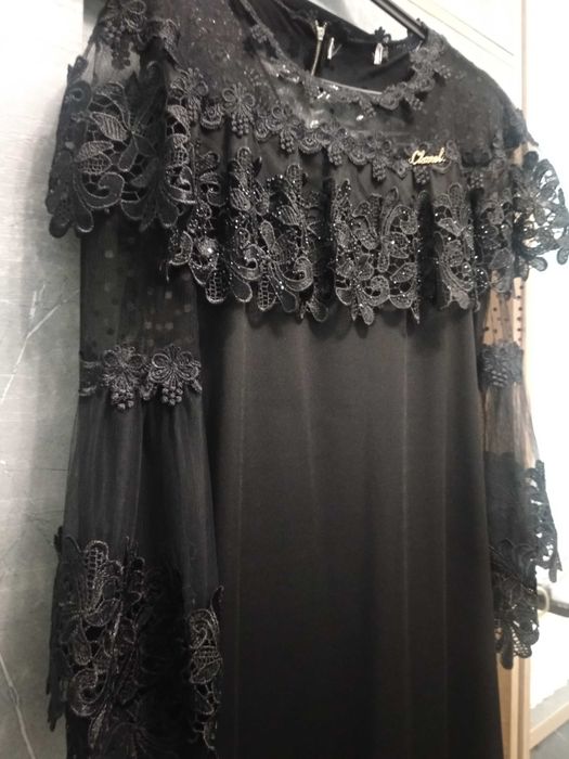 продам дешево несколько платьев