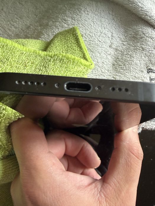 Iphone 16e като нов