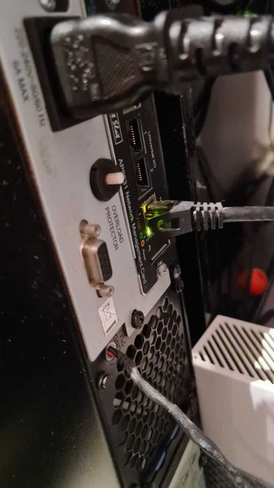 UPS APC RT | SURT1000XLI | 1000VA | Acumulatori noi