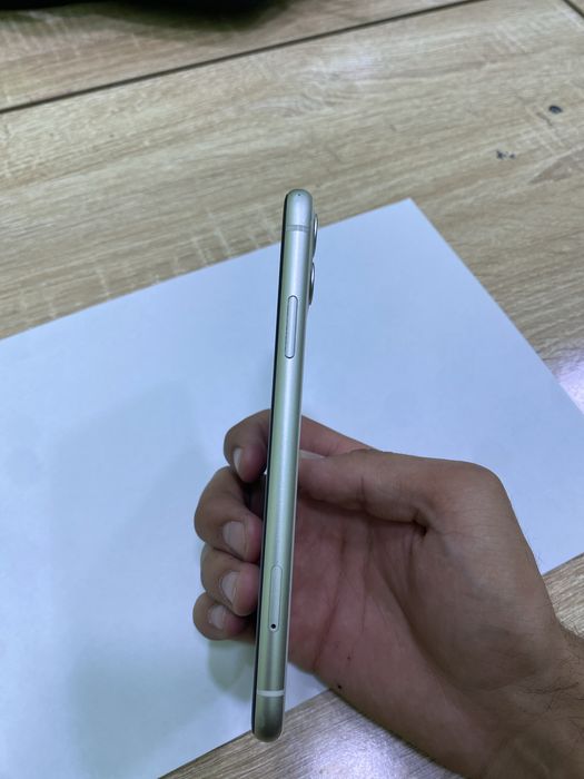 Срочно продаю Айфон 11