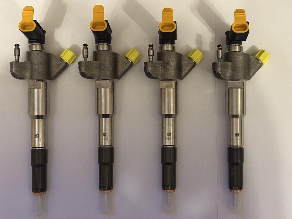 Injectoare injector Renault Master 2.3 dci cod 166009567R- 166000372R