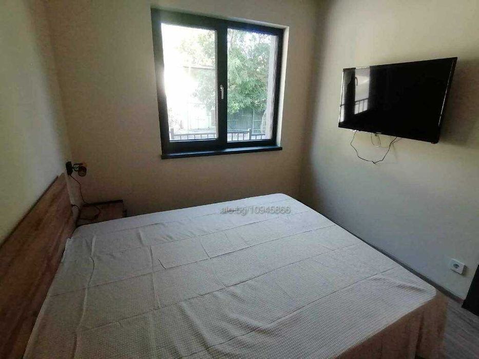 Двустаен апартамент с отделна кухня в новия град на Несебър-паркомясто