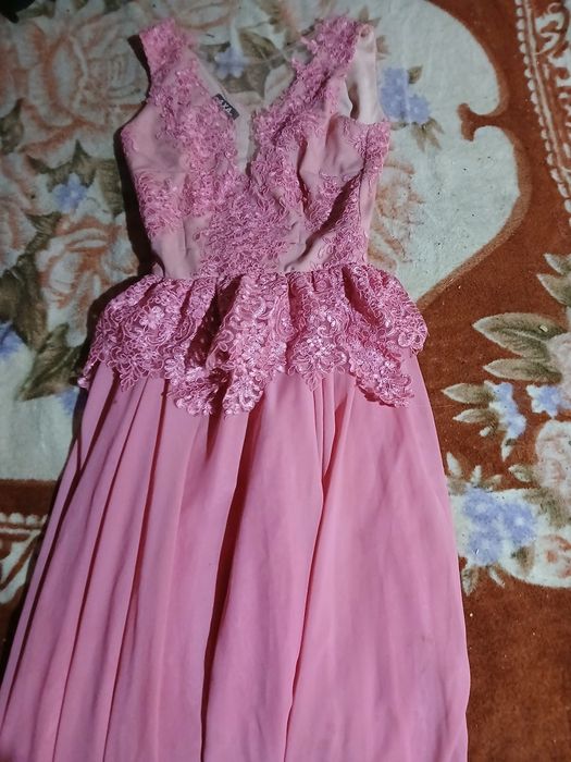 Rochiță cu dantela