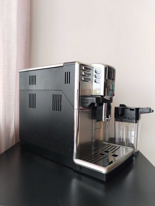 Кафеавтомат PFILIPS EP5365 с гаранция