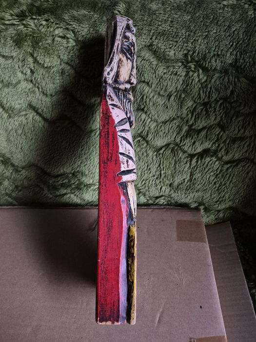 Vând o statuietă lemn,scluptate pictate manual ,made Indonezia

- fabr