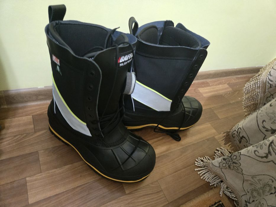 Продам сапоги Baffin