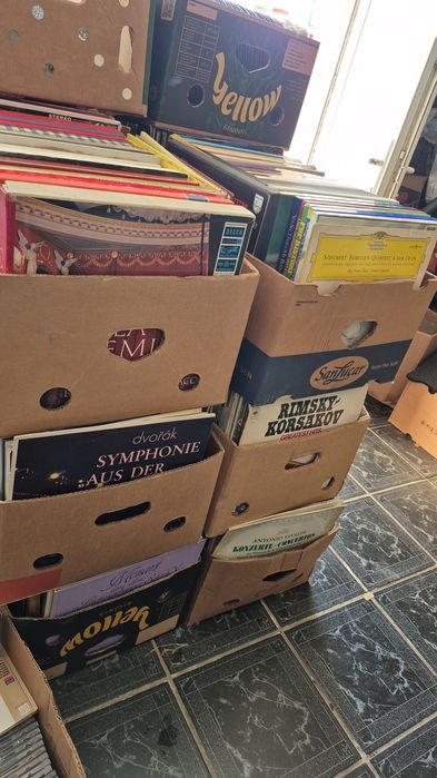 Vând lot 500Lp muzică clasică colectie mixta 3 lei un disc vinil