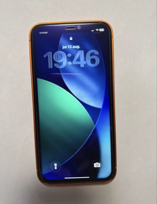Iphone 11 transformat in iphone 17 pro sa schimbat carcasa si cateva componente