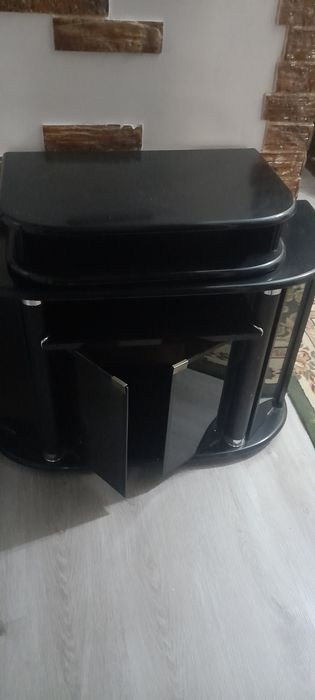 Продается  полка для т.в большая