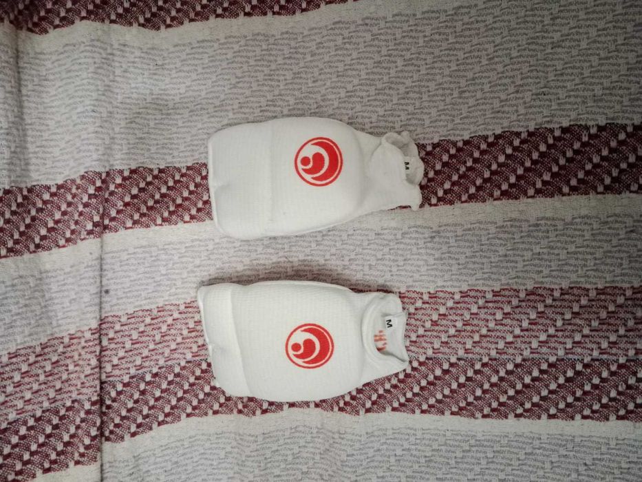 Продам защитный шлем для карате