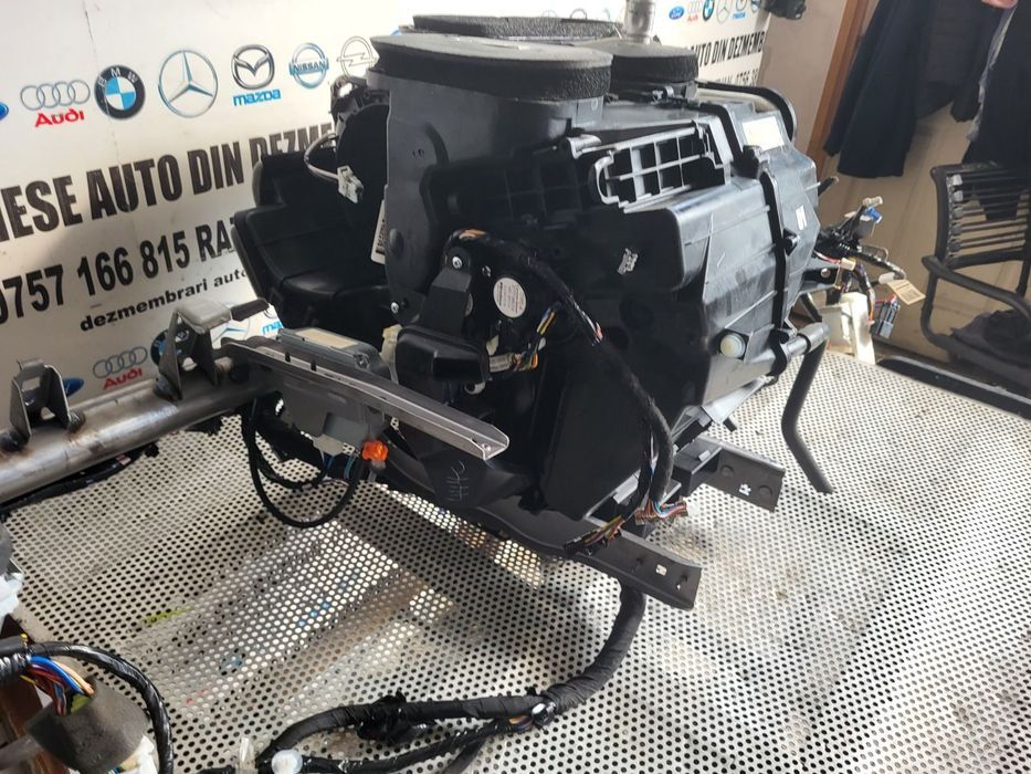 Carcasa Aeroterma Ventilator Habitaclu Tulumba/Radiatoare Bord Armatura Bord Nissan Qashqai J11 An